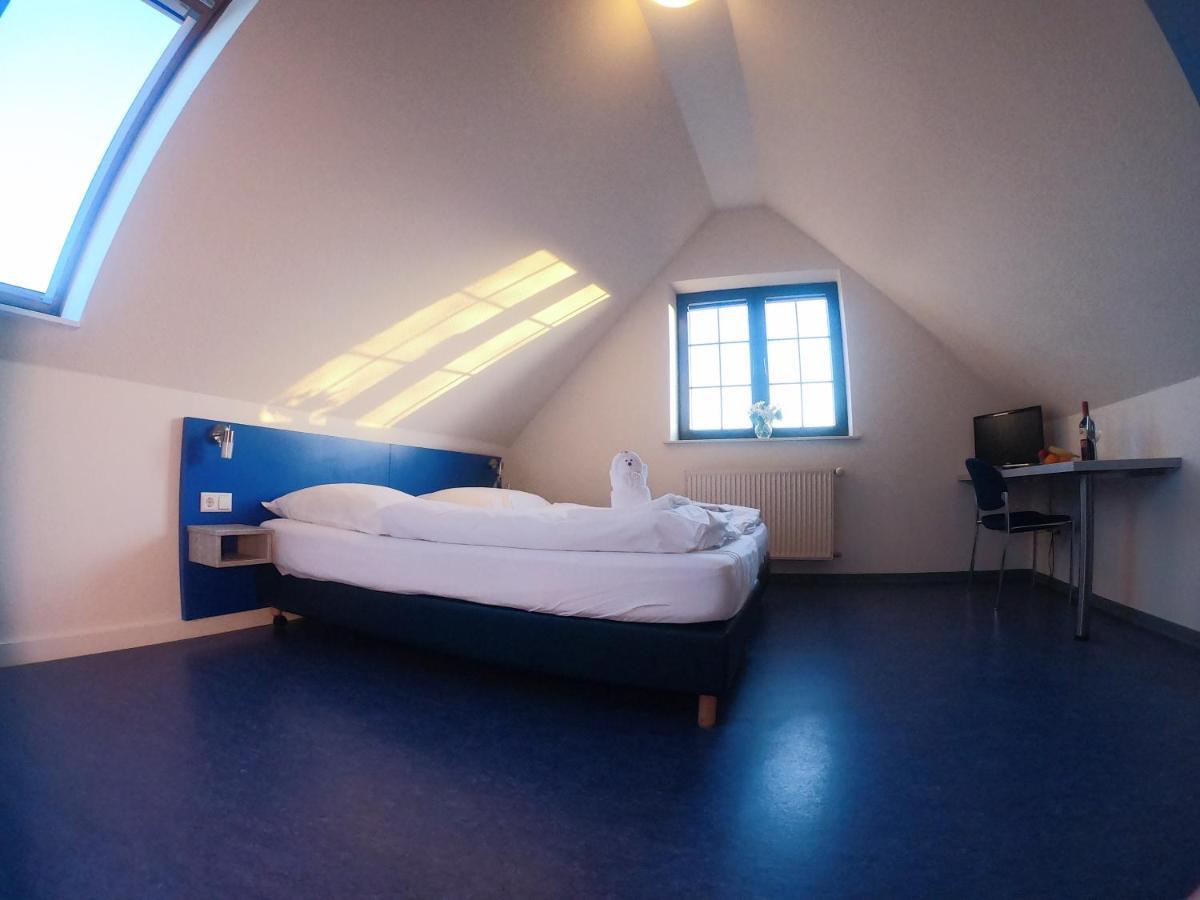 Smart Hostel By Landgasthof Velber 24H7D Seelze Exterior photo