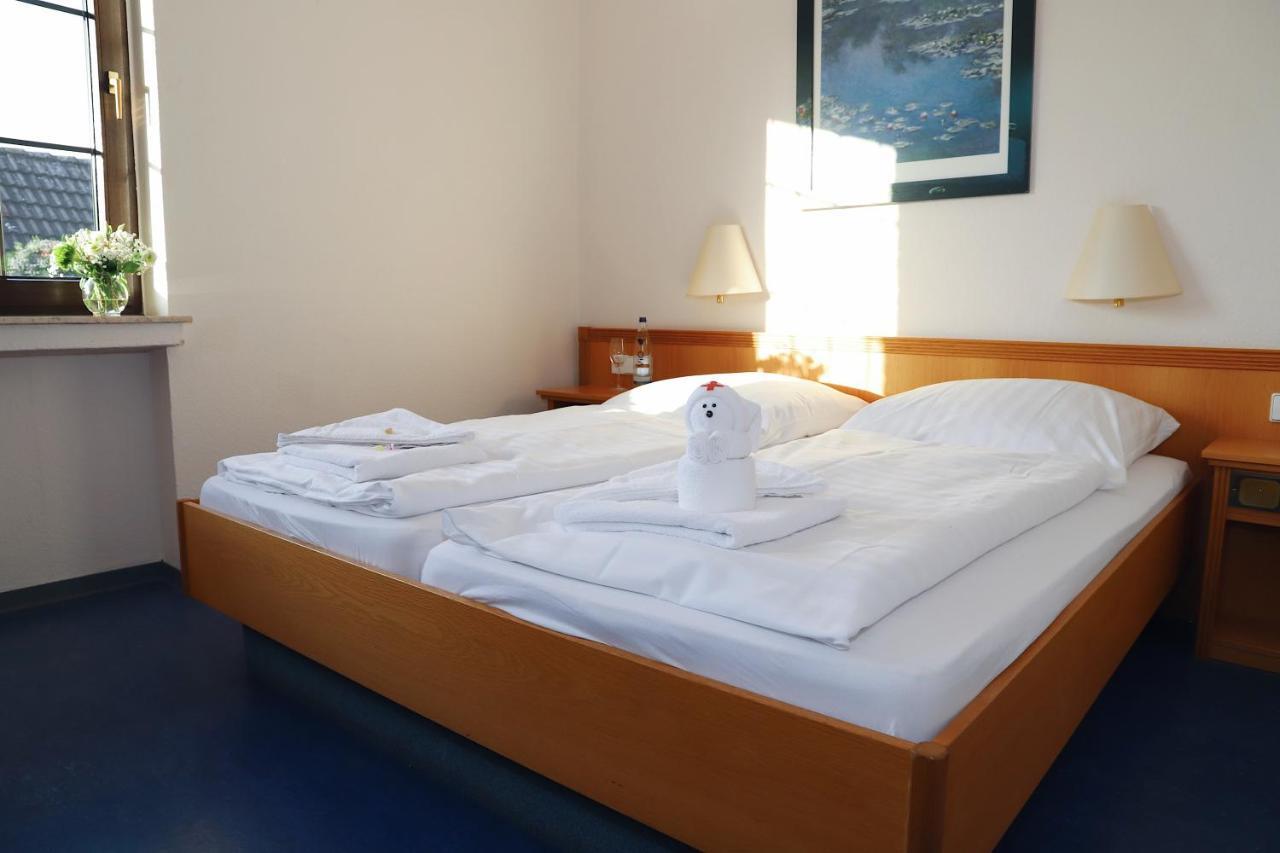 Smart Hostel By Landgasthof Velber 24H7D Seelze Exterior photo